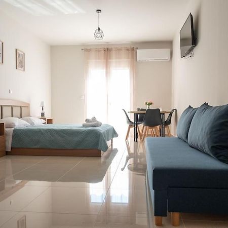 Anesis Airport Rooms 204 科洛皮奥 外观 照片