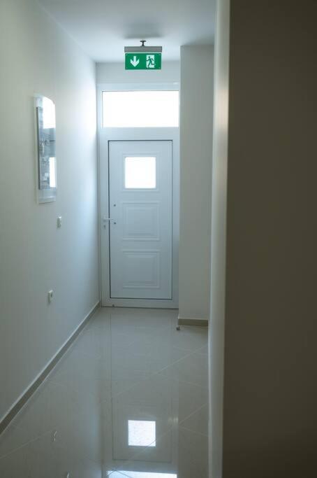Anesis Airport Rooms 204 科洛皮奥 外观 照片